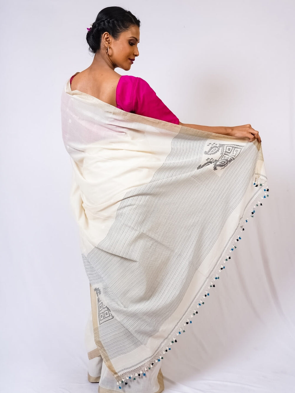Offwhite Cotton Jamdani Saree