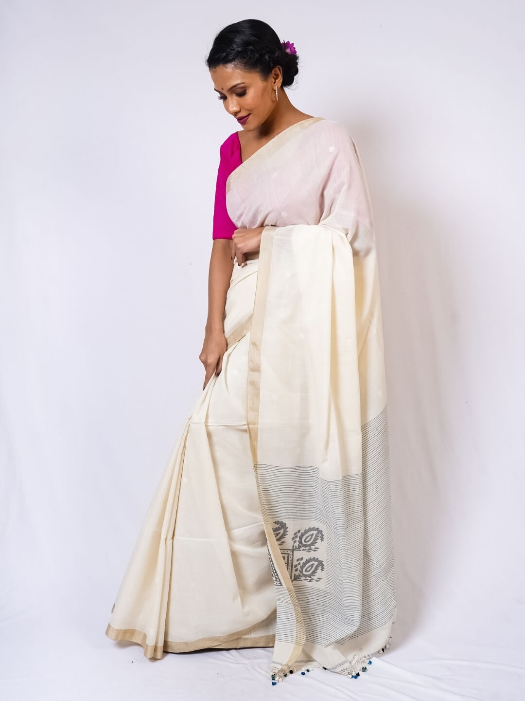 Offwhite Cotton Jamdani Saree