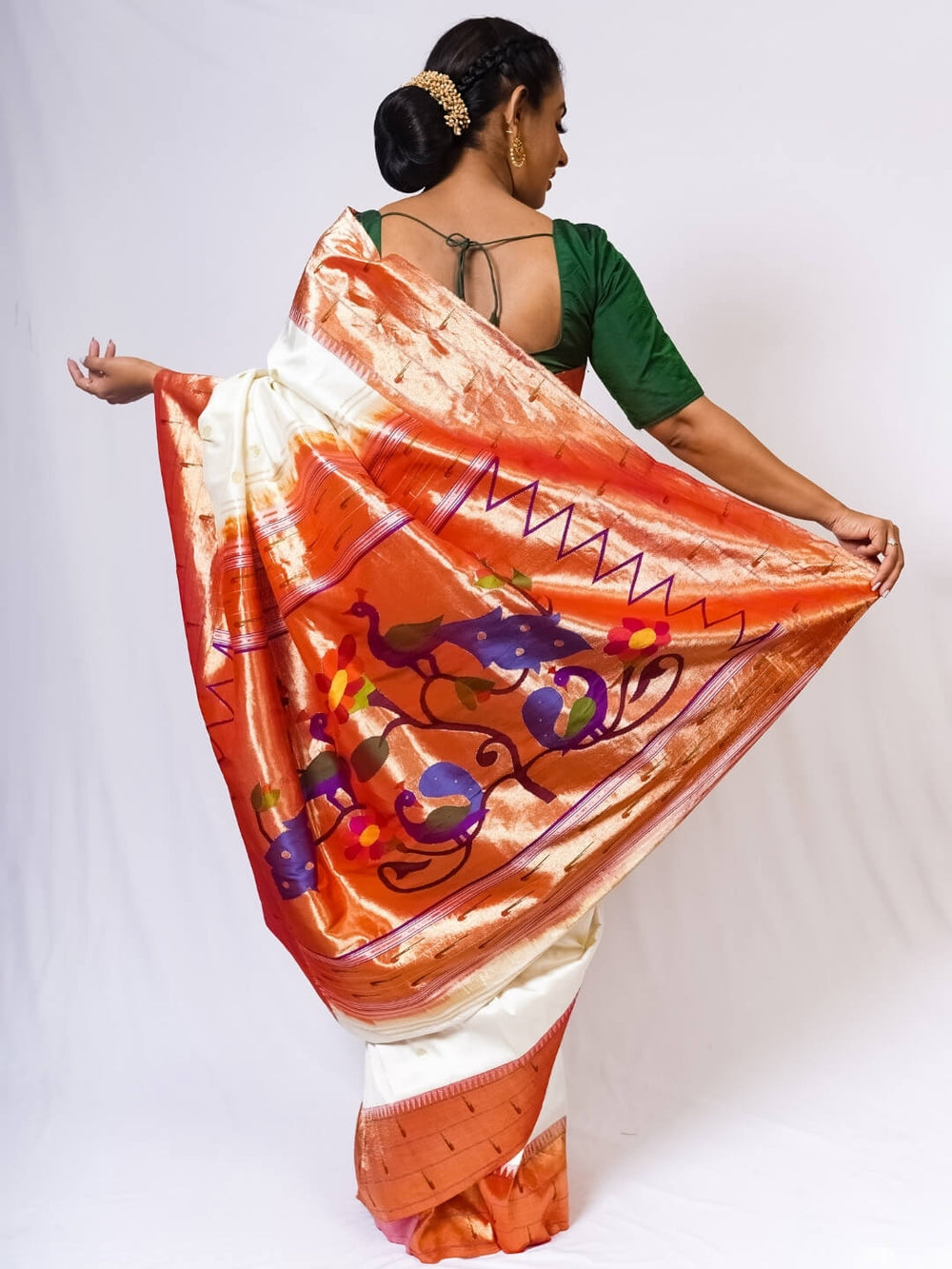 Offwhite Paithani with Triple Muniya Border