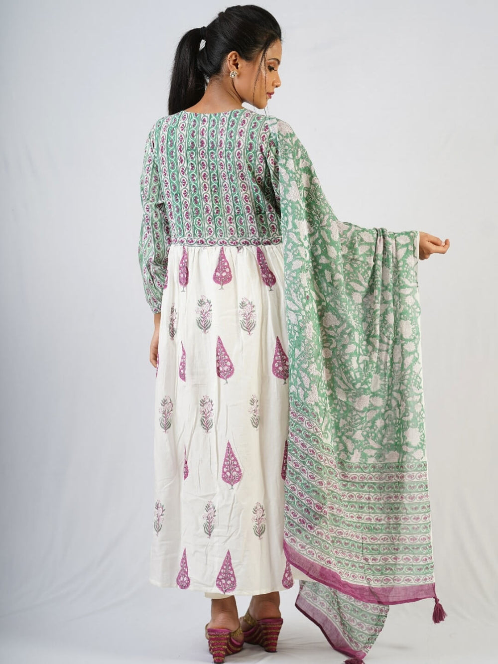 Offwhite Hand Blocked Printed Kurta with Green Dupatta