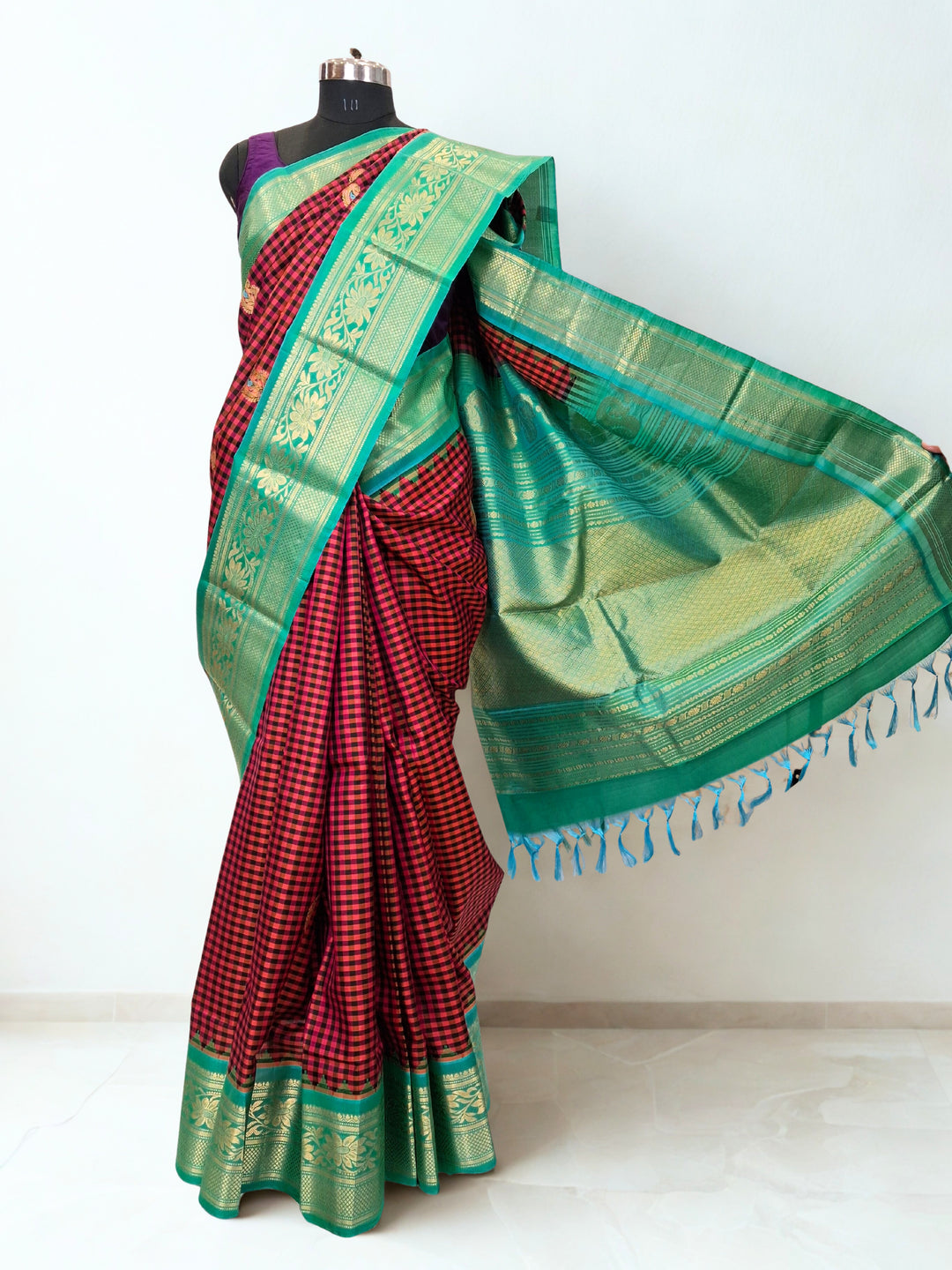 Fuchsia Pink and Black Checks Gadwal