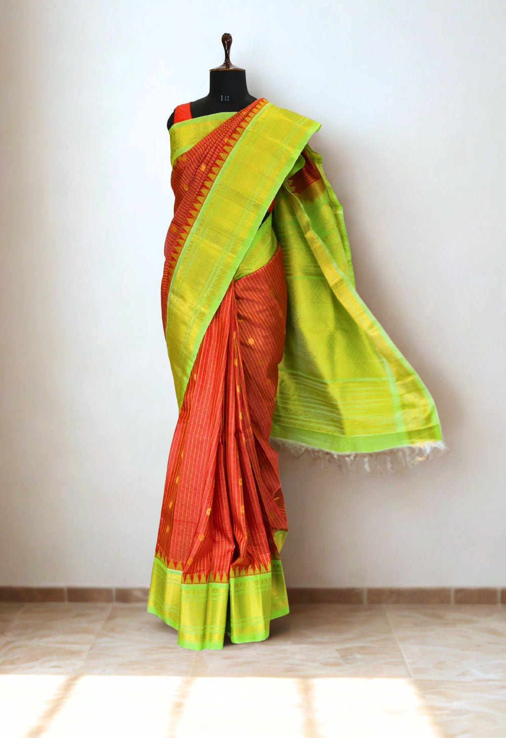 Rust Checks Gadwal Silk Saree