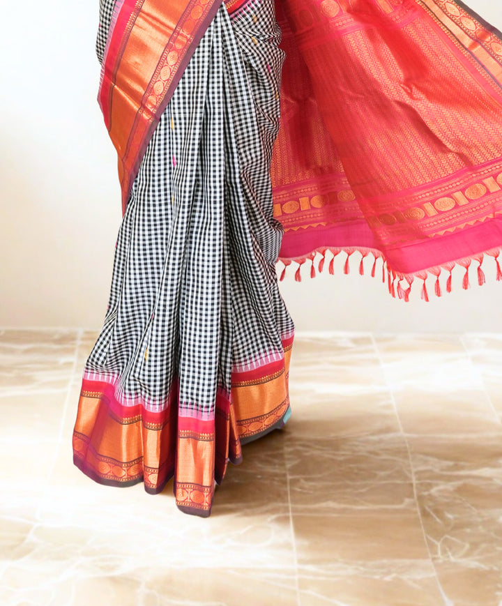 Black and White Checks Gadwal Online