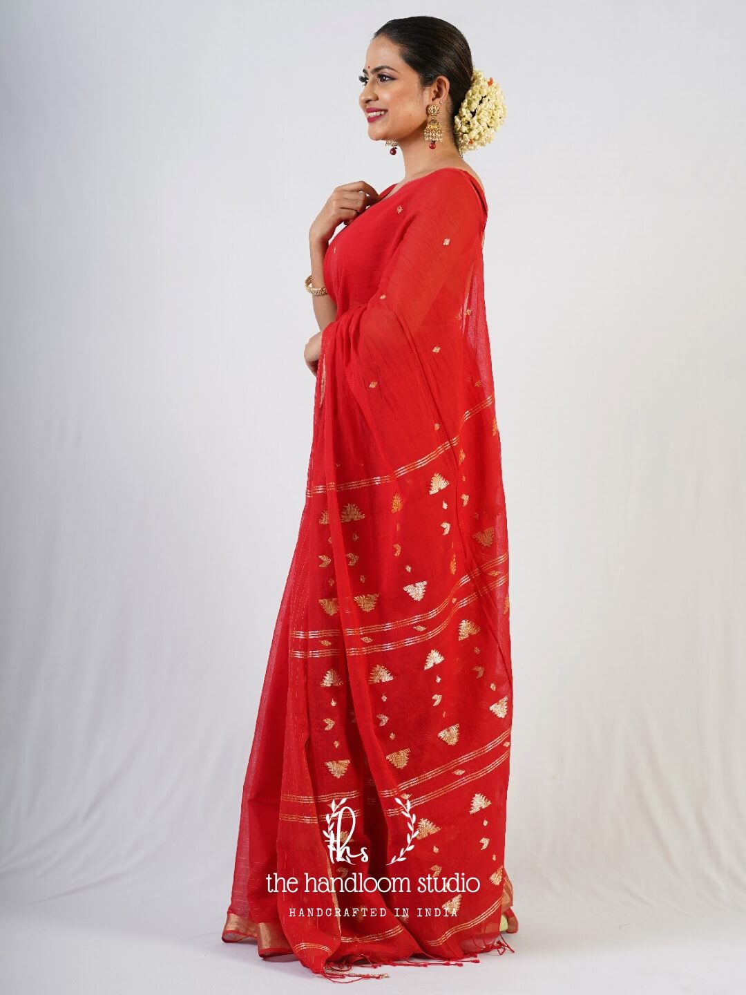 Red pure cotton jamdani saree