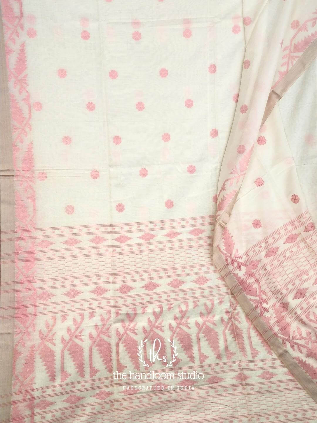 Offwhite cotton handloom jamdani saree with flower butti